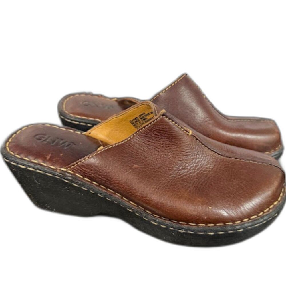 GNW Leather Clogs Size 8 y2k style boho funky comfort Slip on Wedge Travel Brown